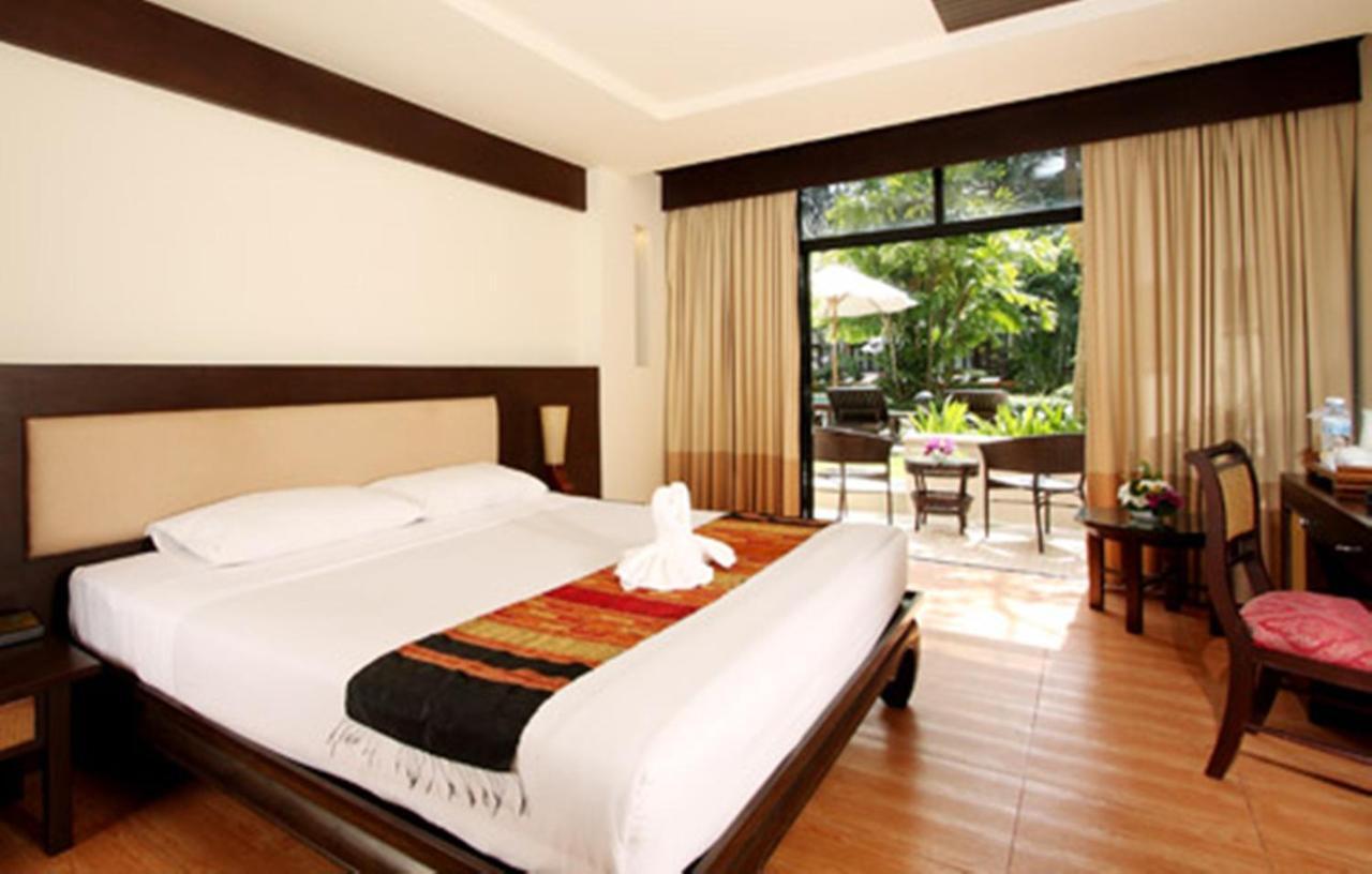 Thara Patong Beach Resort & Spa Chambre photo