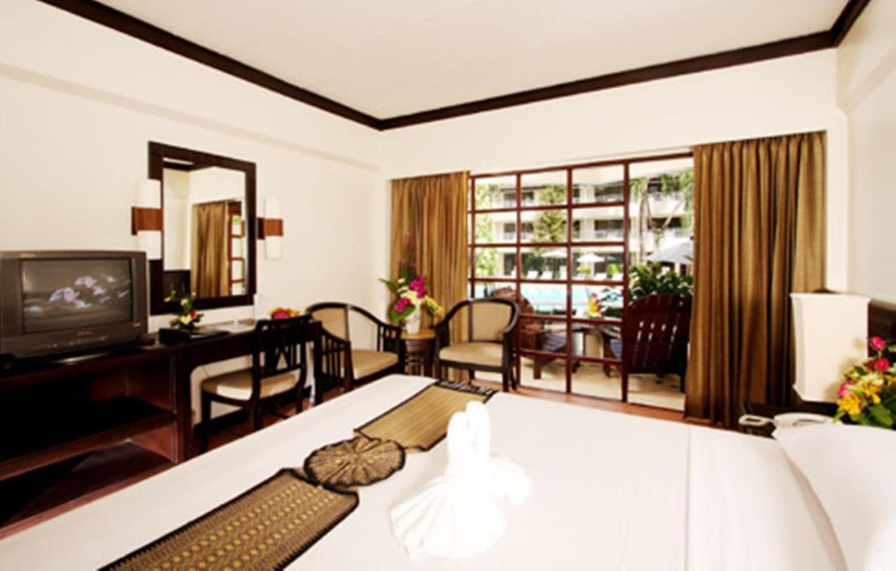 Thara Patong Beach Resort & Spa Chambre photo